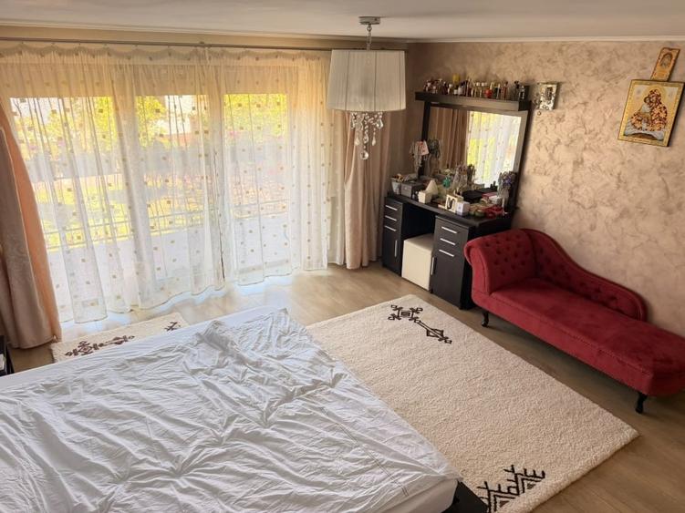 Casă individuală cu 5 camere cu Garaj în Copăcelu