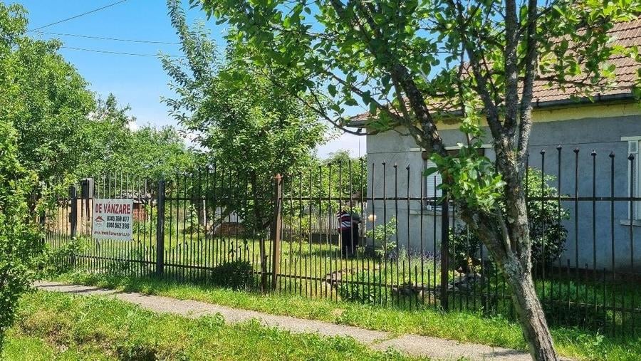 Casă individuală cu 2 camere cu Teren 8052 Mp în Viile Satu Mare