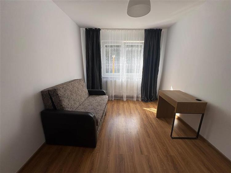 Apartament cu 2 camere semidecomandat în Florilor