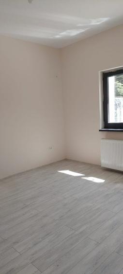 Casă individuală cu 3 camere cu Garaj în Lujerului