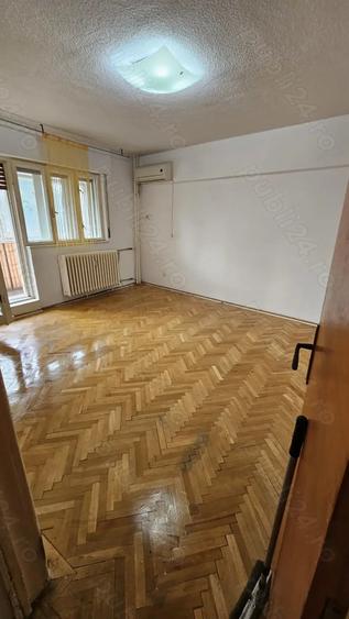 Apartament cu 4 camere decomandat în 13 Septembrie