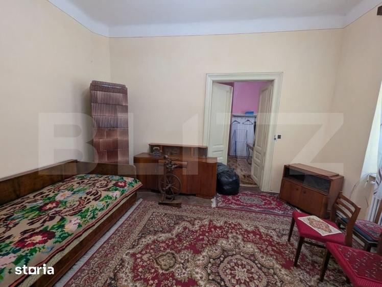 Casă cu 6 camere cu Teren 489 Mp în Lipoveni