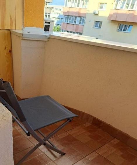 Apartament cu 3 camere decomandat, mobilat în Nerva Traian