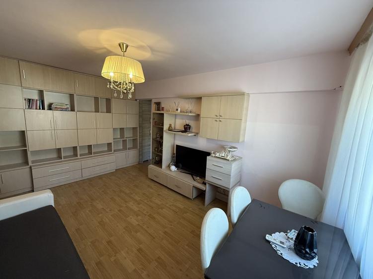 Apartament cu 2 camere semidecomandat, mobilat în Peninsula