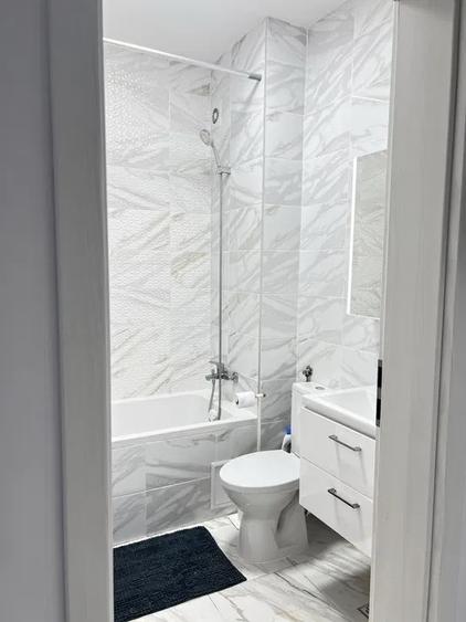 Apartament cu 4 camere decomandat, mobilat în Berceni