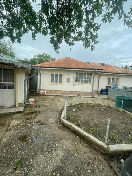 Casă cu 4 camere în Câmpineanca