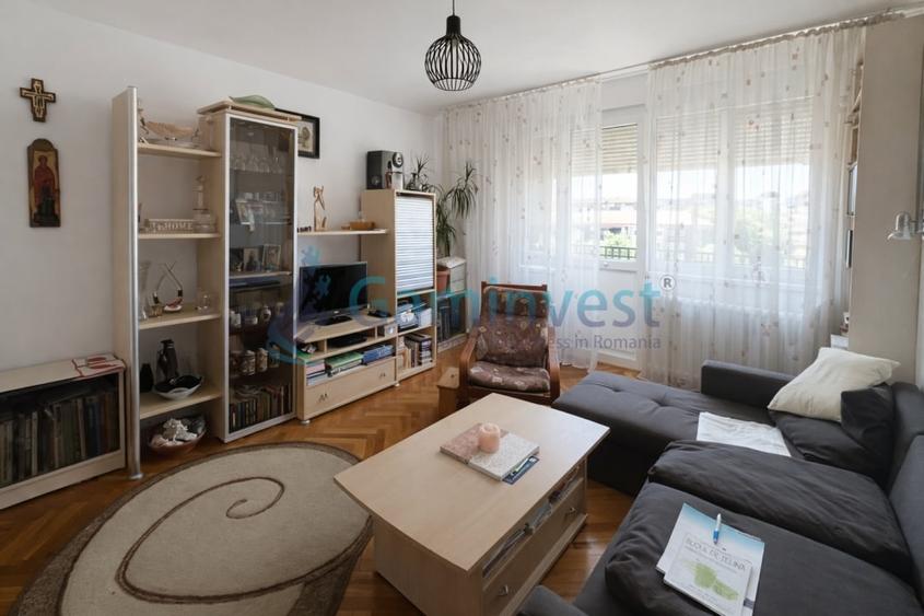 Apartament cu 3 camere decomandat, mobilat în Dacia