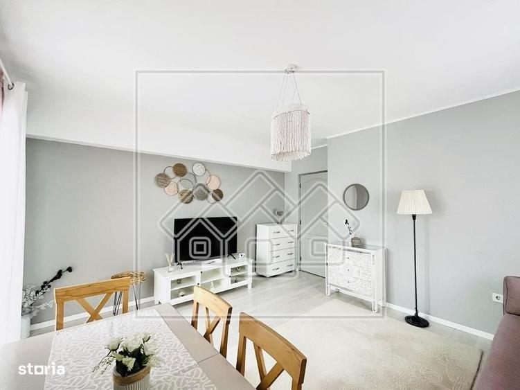 Apartament cu 3 camere decomandat în Piața Cluj