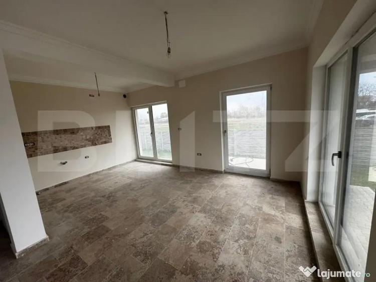 Casă cu 5 camere cu Teren 500 Mp în Giroc