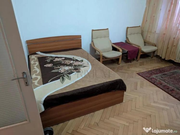 Garsonieră decomandată în Lunei