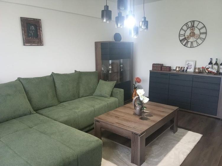 Apartament cu 2 camere decomandat în Democrației