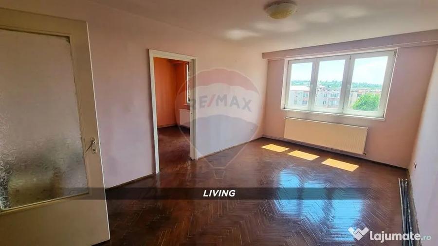 Apartament cu 3 camere semidecomandat în Central