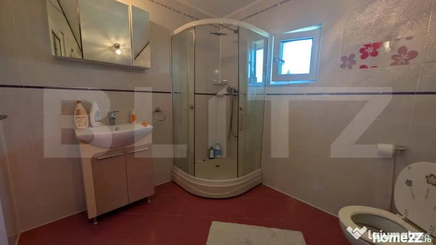 Casă cu 5 camere cu Teren 3837 Mp în Central