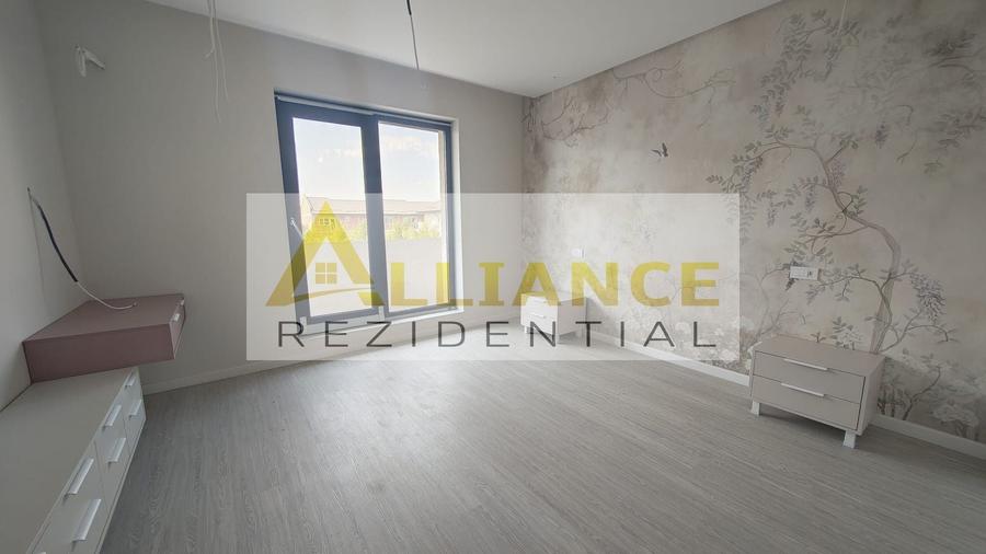 Casă individuală cu 4 camere cu Canalizare în Berceni