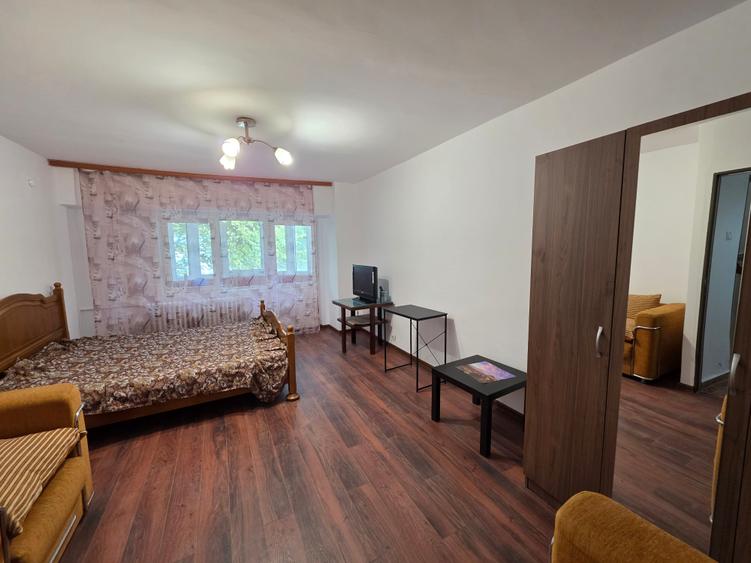 Garsonieră decomandată în Tineretului