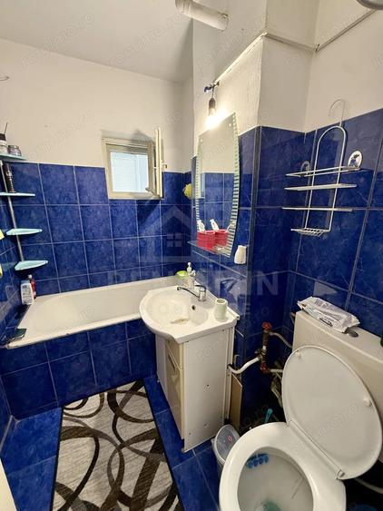 Apartament cu 2 camere semidecomandat în Craiovița Nouă