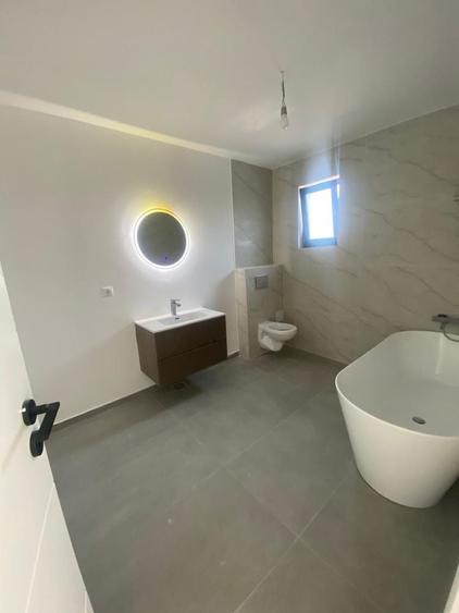 Casă individuală cu 5 camere cu Canalizare în Domnești