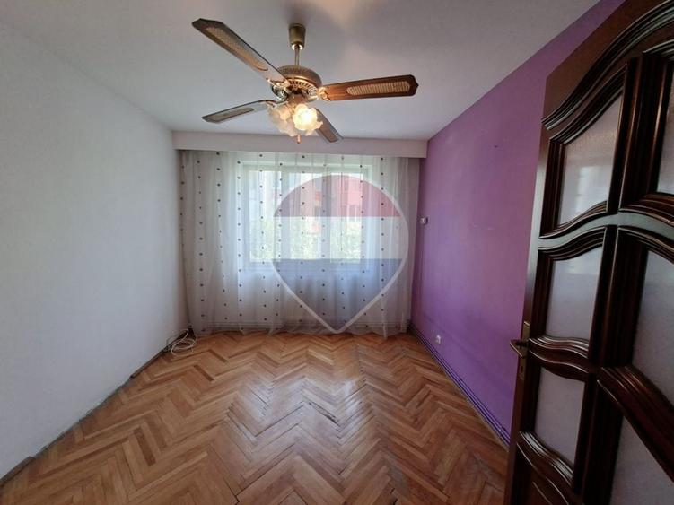 Apartament cu 4 camere decomandat în Ultracentral