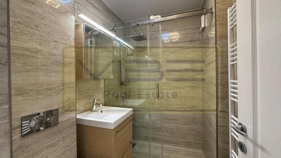 Apartament cu 2 camere semidecomandat, mobilat în Podu Roș