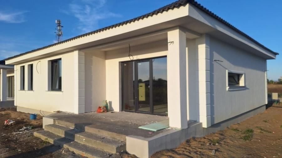Casă cu 3 camere în Central