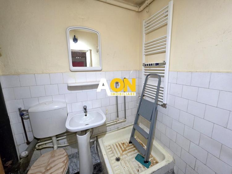 Apartament cu 4 camere decomandat în Cetate