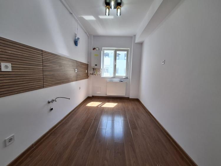 Apartament cu 3 camere decomandat în Florești — fotografia 1