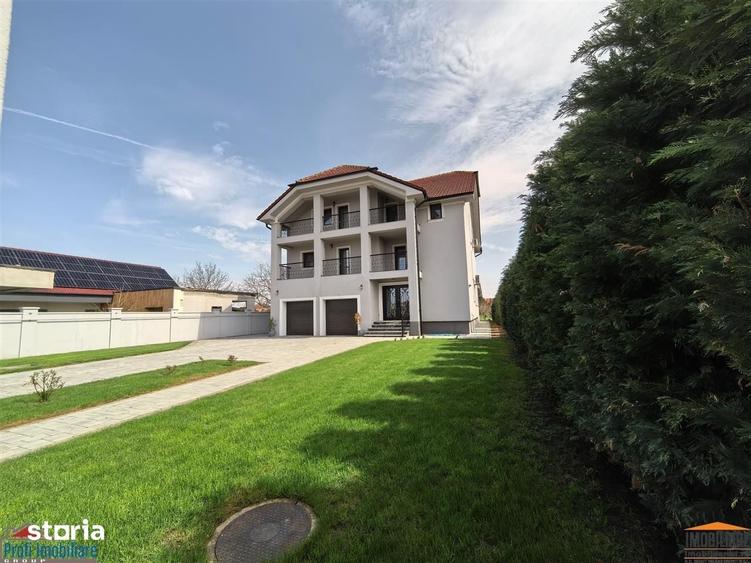 Casă cu 6 camere cu Teren 1523 Mp în Livada