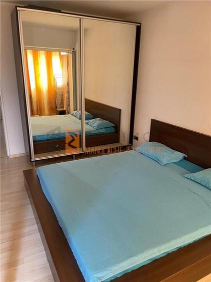 Apartament cu 3 camere decomandat, mobilat în 1 Decembrie