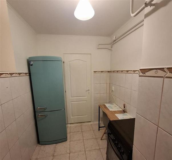 Apartament cu 2 camere semidecomandat, mobilat în Baza 3