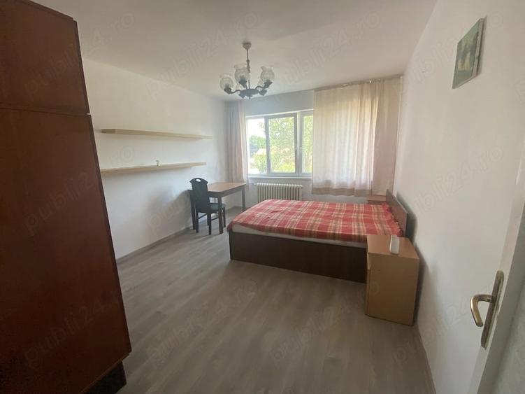 Apartament cu 3 camere decomandat, mobilat în Central