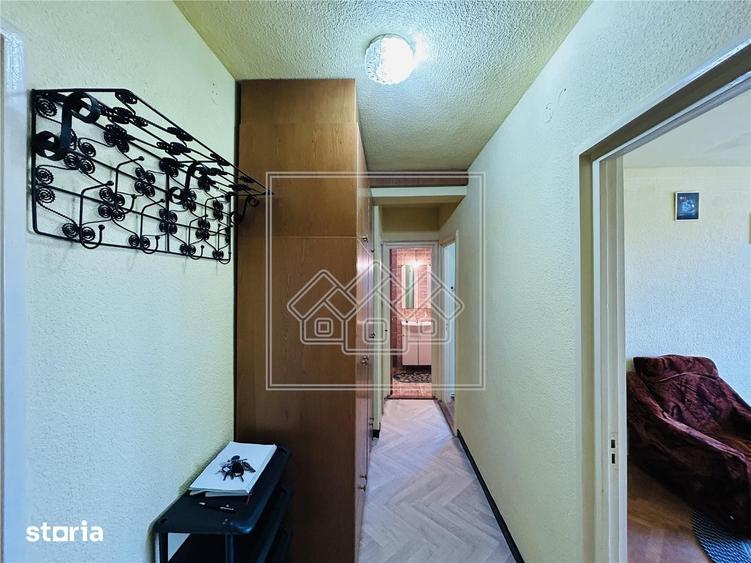 Apartament cu 2 camere decomandat în Ștrand