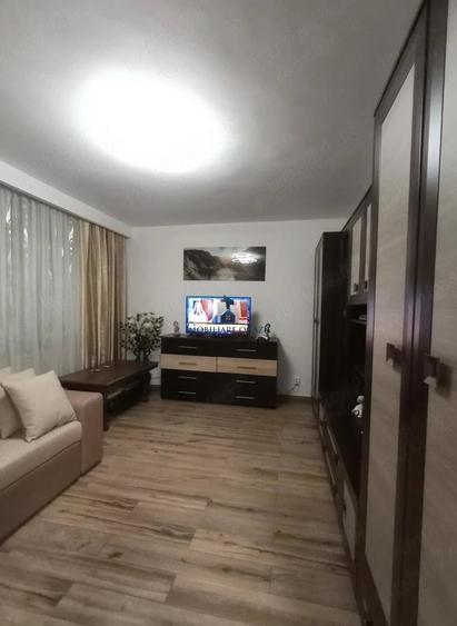 Garsonieră decomandată în Berceni
