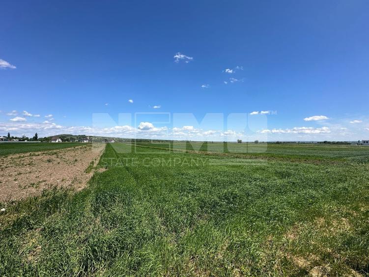 Teren Construcții extravilan de 2700 mp, în Central