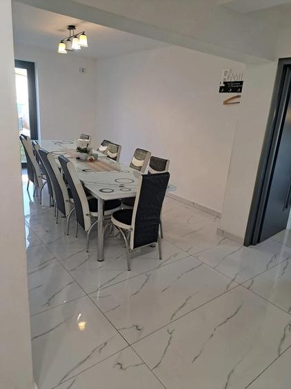 Casă cu 5 camere cu Teren 325 Mp în Parța