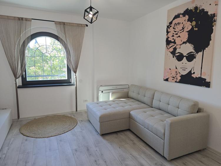 Apartament cu 2 camere decomandat în Central
