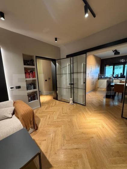 Apartament cu 4 camere decomandat în Est