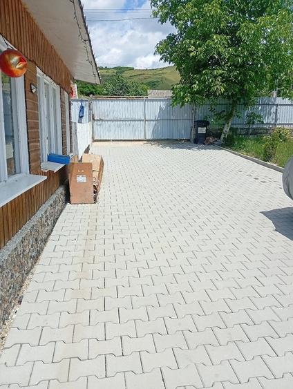 Casă cu 3 camere cu Teren 2072 Mp în Vama Seacă
