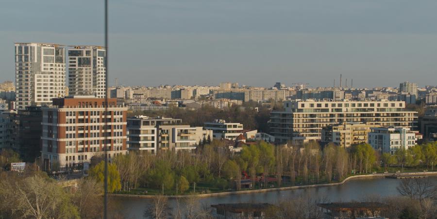 Apartament cu 4 camere decomandat în Floreasca