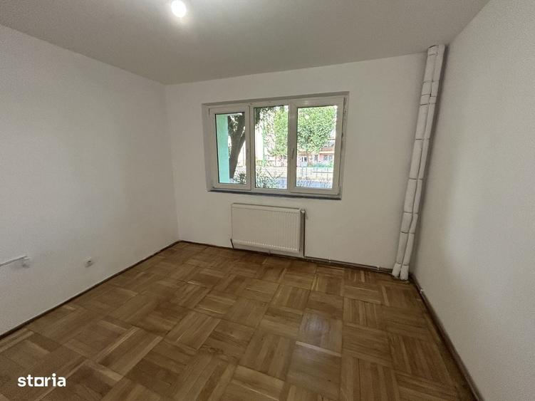 Apartament cu 3 camere în Romanilor