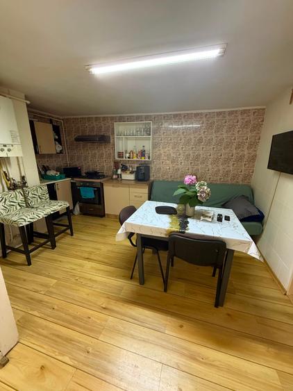 Casă cu 8 camere cu Teren 229 Mp în Pantelimon