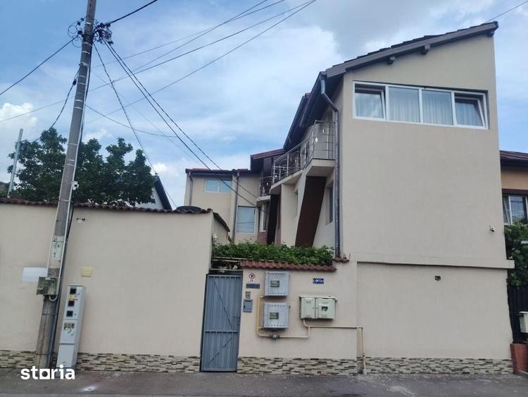 Casă cu 5 camere cu Teren 50 Mp în Siloz
