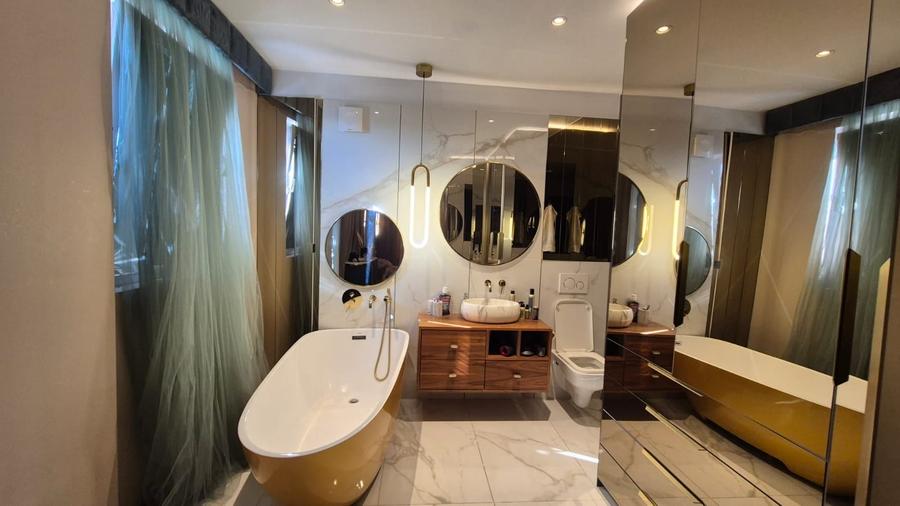 Apartament cu 3 camere decomandat, mobilat în Sisești