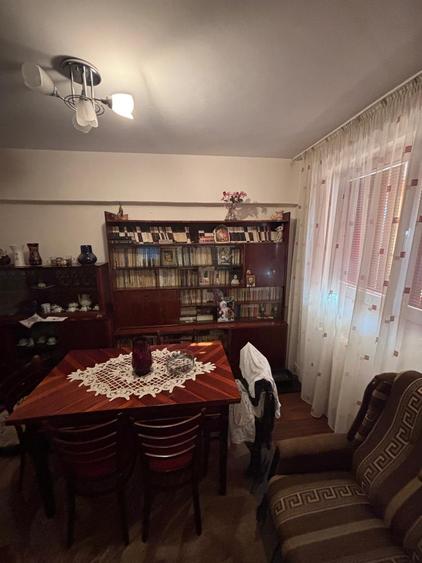 Apartament cu 3 camere decomandat, mobilat în Drumul Taberei