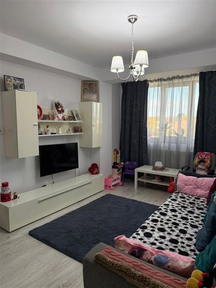 Apartament cu 2 camere semidecomandat în Aeroport