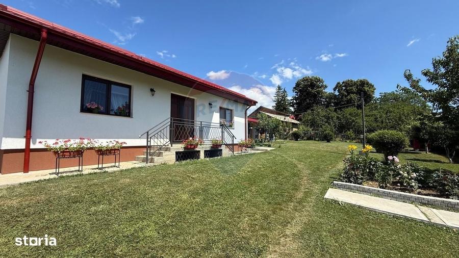 Casă cu 3 camere în Mărăști