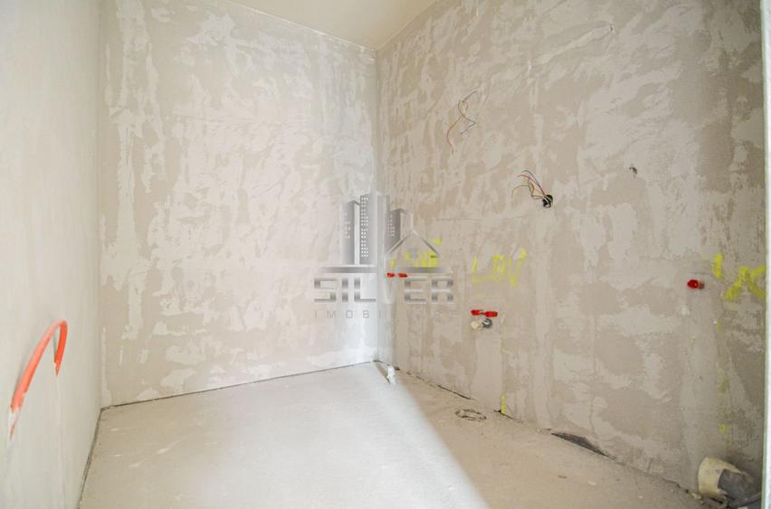 Duplex cu 4 camere cu Canalizare în Florești