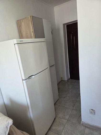 Garsonieră în Vest