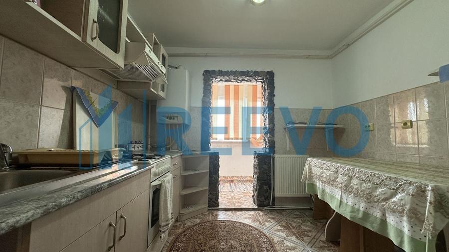 Apartament cu 2 camere decomandat, mobilat în Central