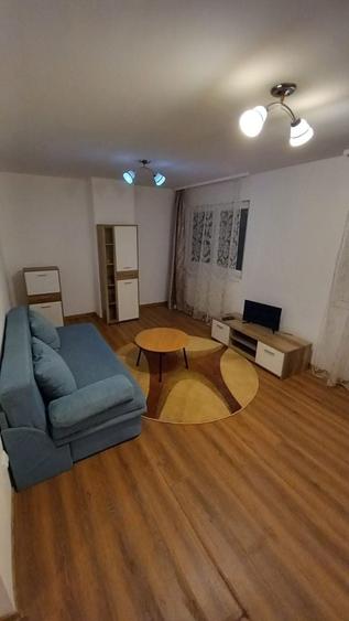 Inchiriez apartament 3 camere vivo BMW - 4