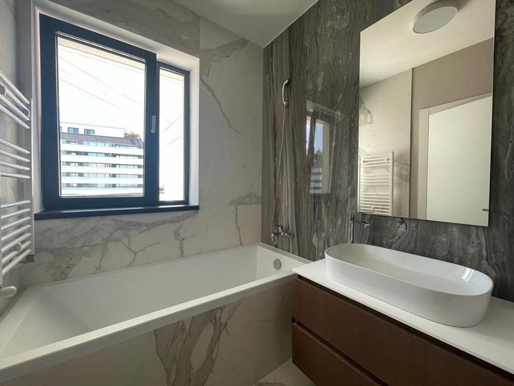 Apartament cu 4 camere în Aviației